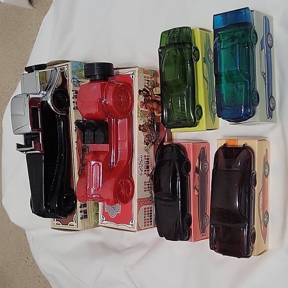Vintage antique collectable Avon aftershave in various car shaped bottles - Picture 4 of 4